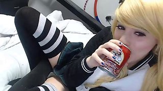 Amateur Webcam Cute Teen Plays Solo with Big Dildo