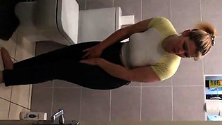 Delilah Jynx - Blocked Toilet It s Okay i Ll Just Piss Here
