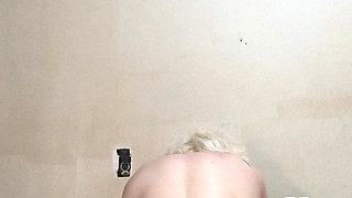 Twerking N Squirting Slut