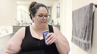 Plump Paradise: Snack N Chat