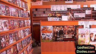 Strapon CFNM amateurs chicks shag guy in movie club 3som