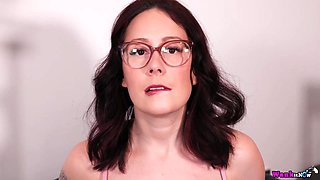 Amateur Mom Belle O'hara Solo Striptease in Eyeglasses - Lingerie