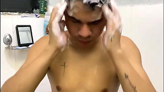 I Was in the Bath and I Got a Roll Leandroandasafe