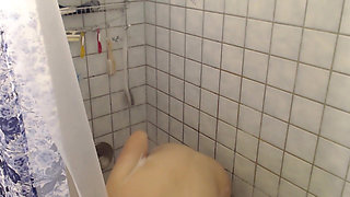 Shower Cam: Girlfriend in Parents Shower