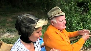 Teen whore in threeway