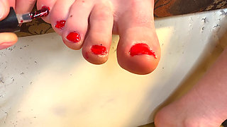 Polish My Foot Nails