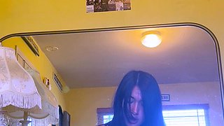 Live brunette camgirl toys masturbation orgasm on webcam