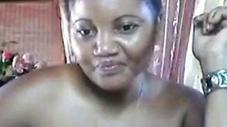 Black African Webcam Girl Nirina from Sambava, Madagascar