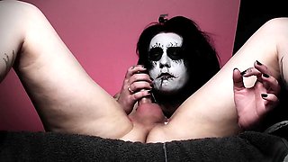 Ebony punk damsel Damagedcosplays gives a mind-blowing deepthroat that earns her two throat pies