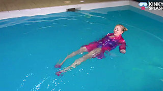 Swim & Play in Pvc Mac, Latex and Heels