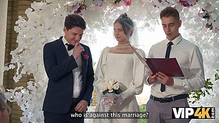 Vip4k. bride was having a nasty porn with a toastmaster while the groom was watching