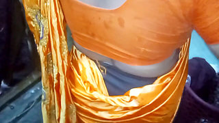 Indian Mallu Aunty Saree Changing Enjoying