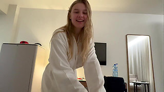 A Delivery Man with Big Dick Hard Fucks a Jucie Porn Actress and Cum in the Pussy