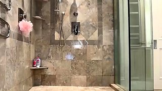 Sexy naked blonde Kiara Lord solo masturbation