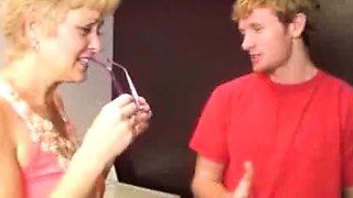 Sexy mom gives a sloppy bj on young guy Joey in the laundry