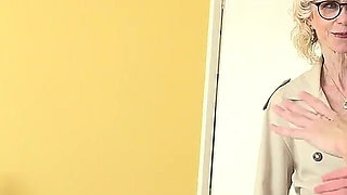 AuntJudysXXX - Skinny Mature GILF Dee Lite Seduces the Photographer