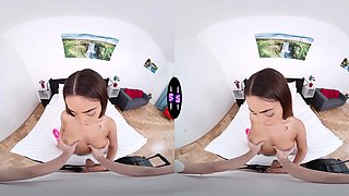 Desperate Girlfriend Demonstrates Titties To Delay His Biz Journey - Tmwvrnet