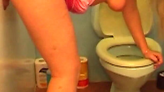 I hunt my cunt - young girl Zdenka fucks some gloryhole dude on public toilet