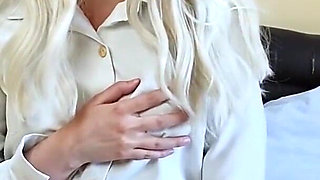 Dana's stepsister videos her masturbating for me in her pantyhose