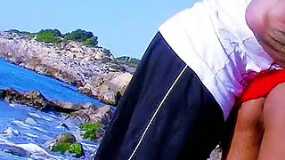 Skinny teen Indiana fucked on the beach by vacation flirt