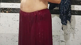 Priya Bhabi Big Ass Bath Show
