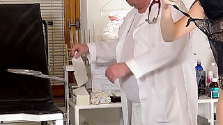 Slim MILF Nela Decker Cumming Hard in Gyno Chair