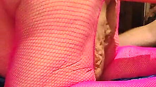 Pretty in Pink Fucking Machine Making Her 07ssy Stink