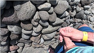 Guy Finds A Naked Stranger Girl Fingering On Public Beach And Cum