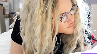 Rough Anal Sex Makes Her Squirt Non-Stop