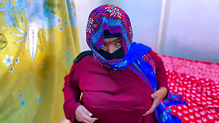 Arab Hotel BBW Maid Was Horny in Saudi Arabia & I See Her Big Ass & Big Tits & Start Masturbat