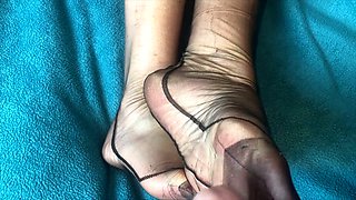 Mrs. Mature gets a special cream treatment on her FF nylons