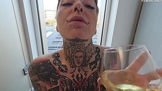 Pee Desperation and Swallowing in Amsterdam