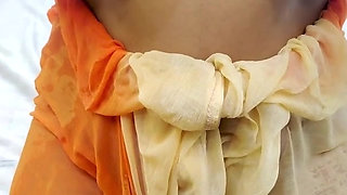 Rusa bhabi showing wet boobs in video call