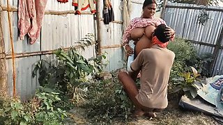 Desi wife outdoor pussy licking makes her wet and cum