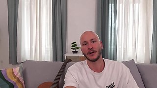 Smoking hot brunette princess moans sweetly on stiff cock