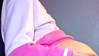 Cute amateur webcam teen girl toying pussy on webcam