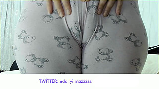 CAMELTOE- MASTURBATE WITH PAJAMAS- RUBBING PUSSY WITH PAJAMAS