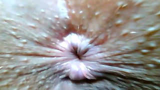 Camgirl Shows Off Her Amazing Ass on Webcam