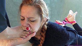 LICKING LATINAS FEET - Anita - Tied Slave Worships! (Hd)