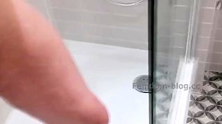 CFNM in the Shower – BALLBUSTING CHICKS FemDom