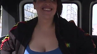 Big ass beautiful babe gets fucked in the car