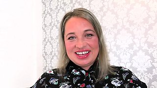 Mature milf Olga's high libido is inexhaustible