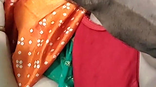 Step Sister and I Were Relaxing on the Bed When He Was Shocked to Think That I Suddenly Wanted to Have Sex with Him.