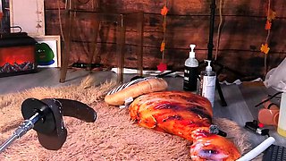 Japanese teen honey Rui Yazawa in pink toys her pussy a