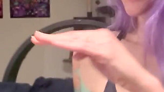 67 Giantess Long Finger Bite