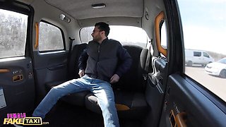 Lady Gang taxi