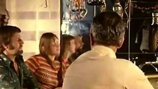 Deutsche Hahnrei-Frau teilt Dreier