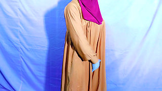 Masturbation and dirty talk by a very beautiful Bangladeshi stepmother