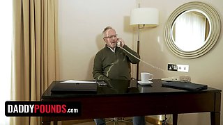 Wondrous desperate tart is on the hunt for a new rich sugardaddy - daddypounds small youngs