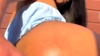 Webcam fun mature brunette with toys cum on cam